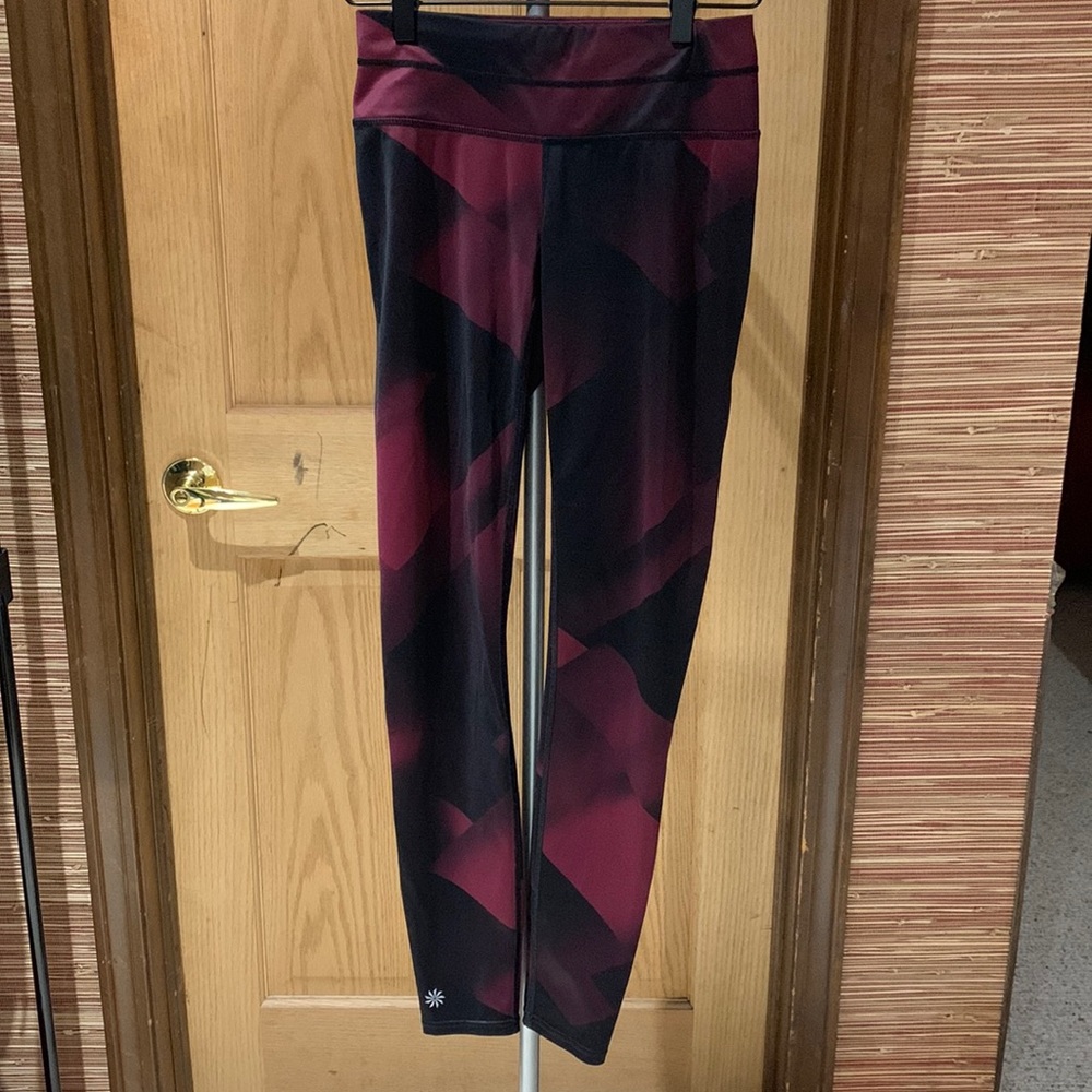 ATHLETA Sonar Tight Magnetic Maroon Black Leggings
